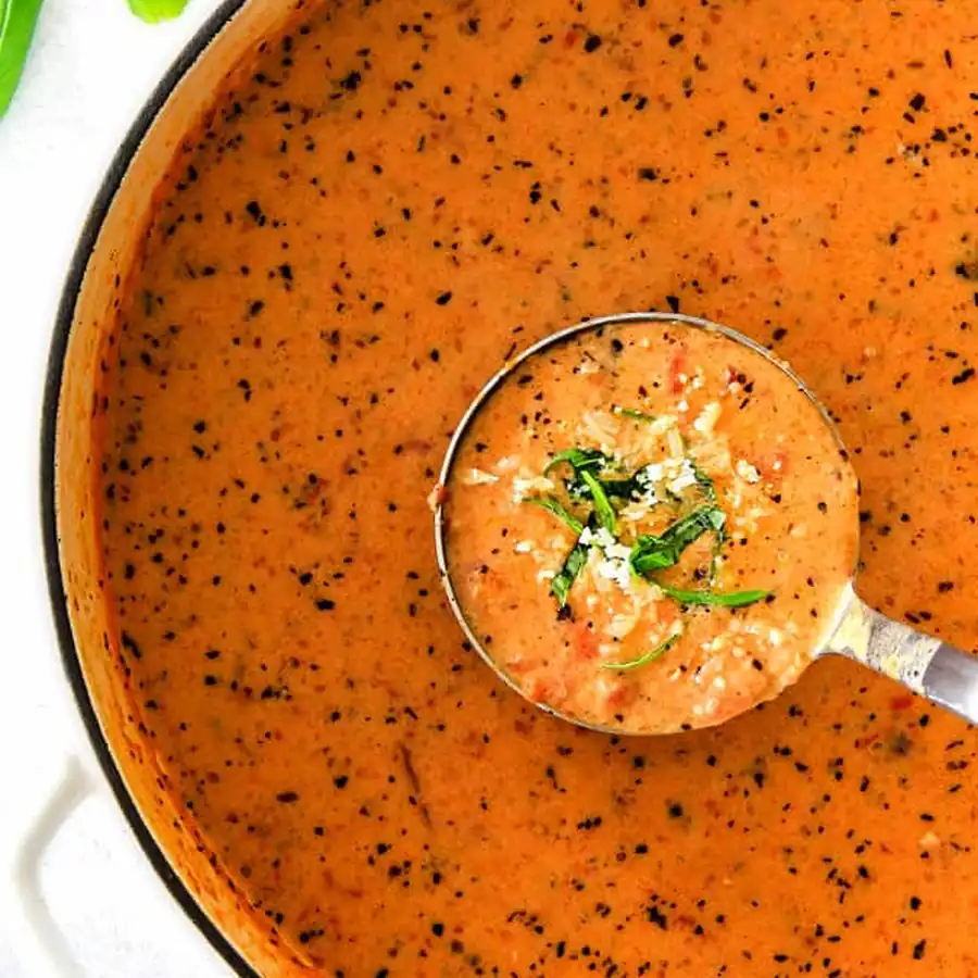 Viral Creamy Tomato Basil Soup — 30-Min Family Dinner Everyone Loves