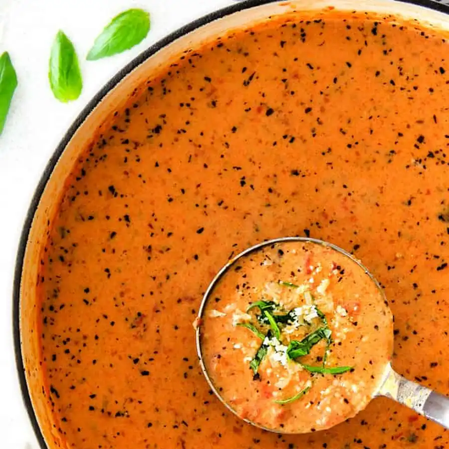 Viral Creamy Tomato Basil Soup — 30-Min Family Dinner Everyone Loves
